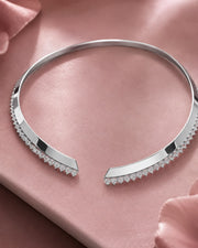 Imperial Pear-drop Neckband